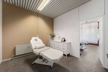 Nebenraum Attraktive Gewerbeeinheit mit 134 m� und 4 Stellpl�tzen - ca. 8 % Rendite