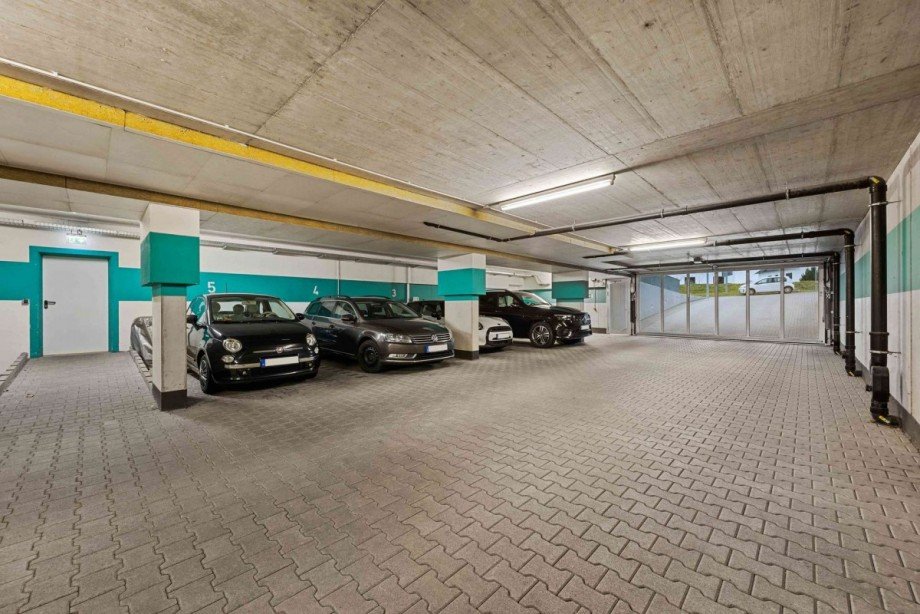 Tiefgrage Dachgeschosswohnung G�rtringen