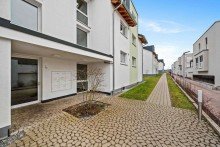 Hauseingang Stilvolle 2-Zimmer-Dachgeschosswohnung mit Aufzug und Tiefgarage in G�rtringen