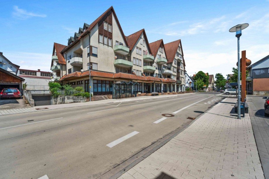Hausansicht Ladenlokal G�ufelden