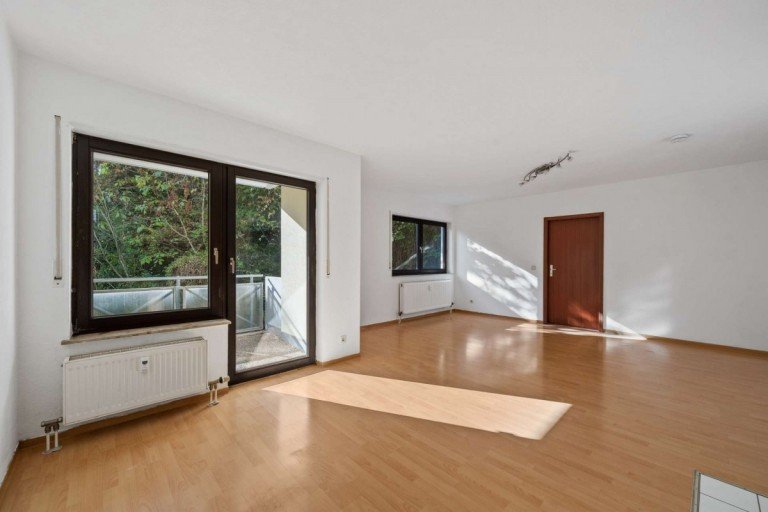 Wohnzimmer B�blingen Etagenwohnung Attraktive 2-Zimmer-Wohnung mit Loggia, TG-Stellplatz & zentraler Lage in B�blingen