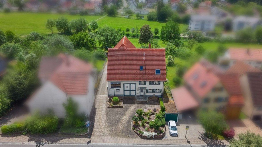 Drohnenaufnahmen (10) Einfamilienhaus Tuningen