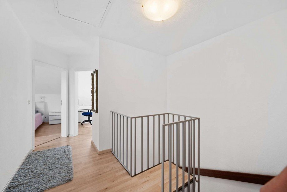 1. OG I Treppenhaus Doppelhaush�lfte Simmozheim