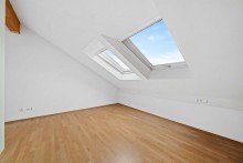 Schlafzimmer Stilvolle 2-Zimmer-Dachgeschosswohnung mit Aufzug und Tiefgarage in G�rtringen