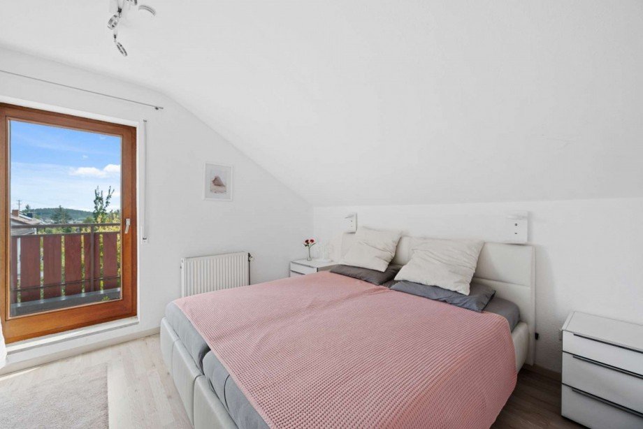 1. OG I Zimmer Doppelhaush�lfte Simmozheim