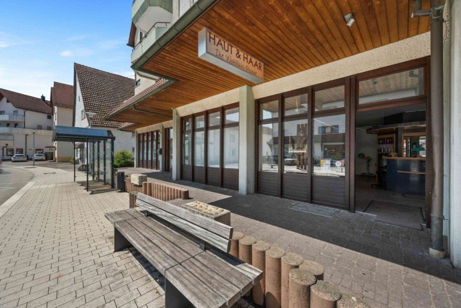 Hausansicht Ladenlokal G�ufelden