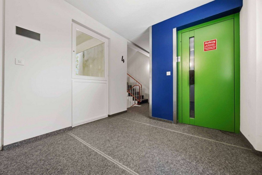 Aufzug / Treppenhaus Wohnung B�blingen